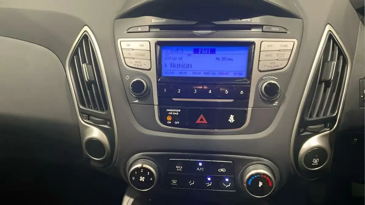 2011-hyundai-ix35-16-style-big-14