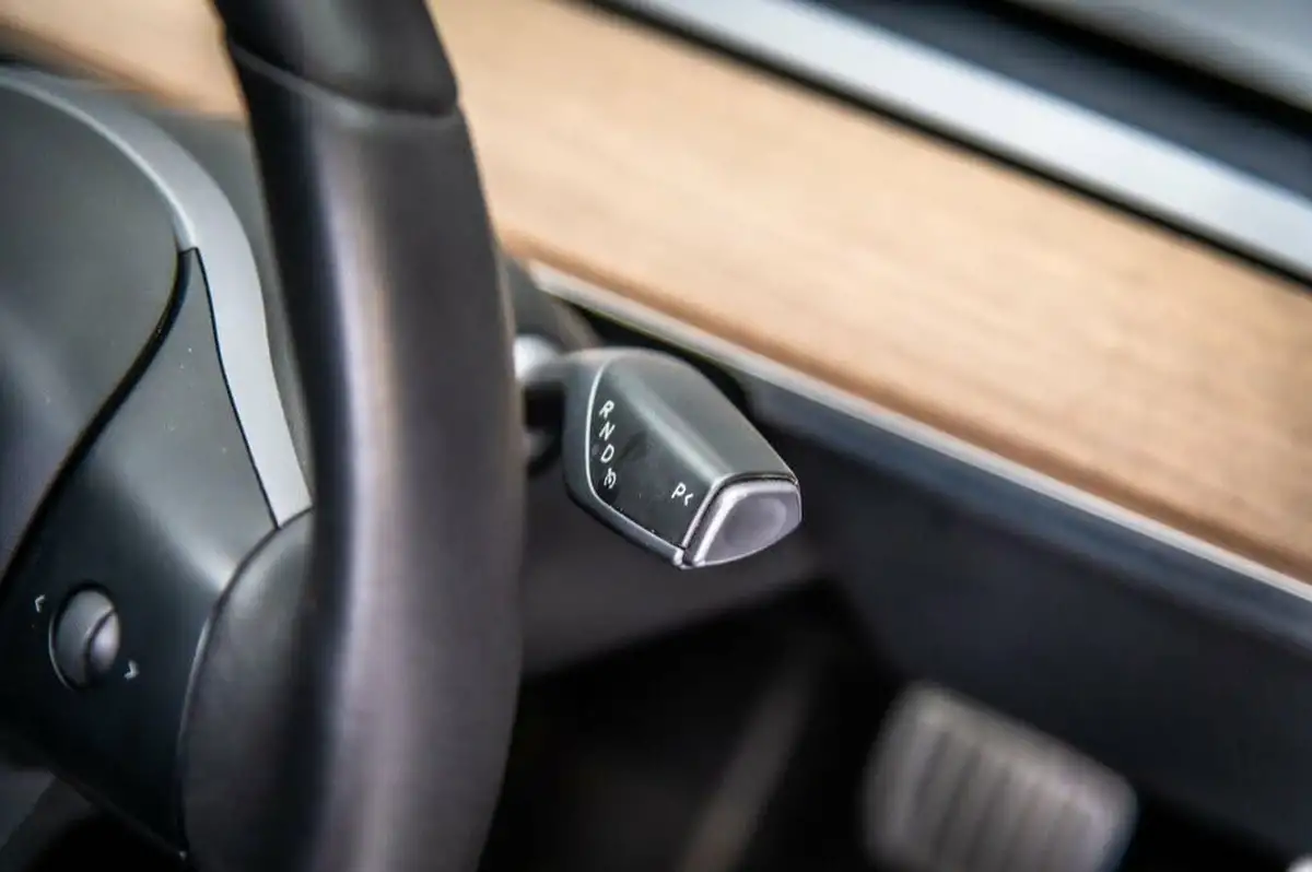 2020-tesla-model-3-e-performance-big-41
