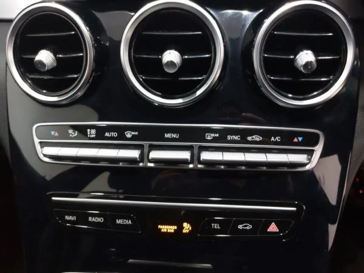 2019-mercedes-benz-c-class-15-c200-sport-premiumss-saloon-4d-big-17