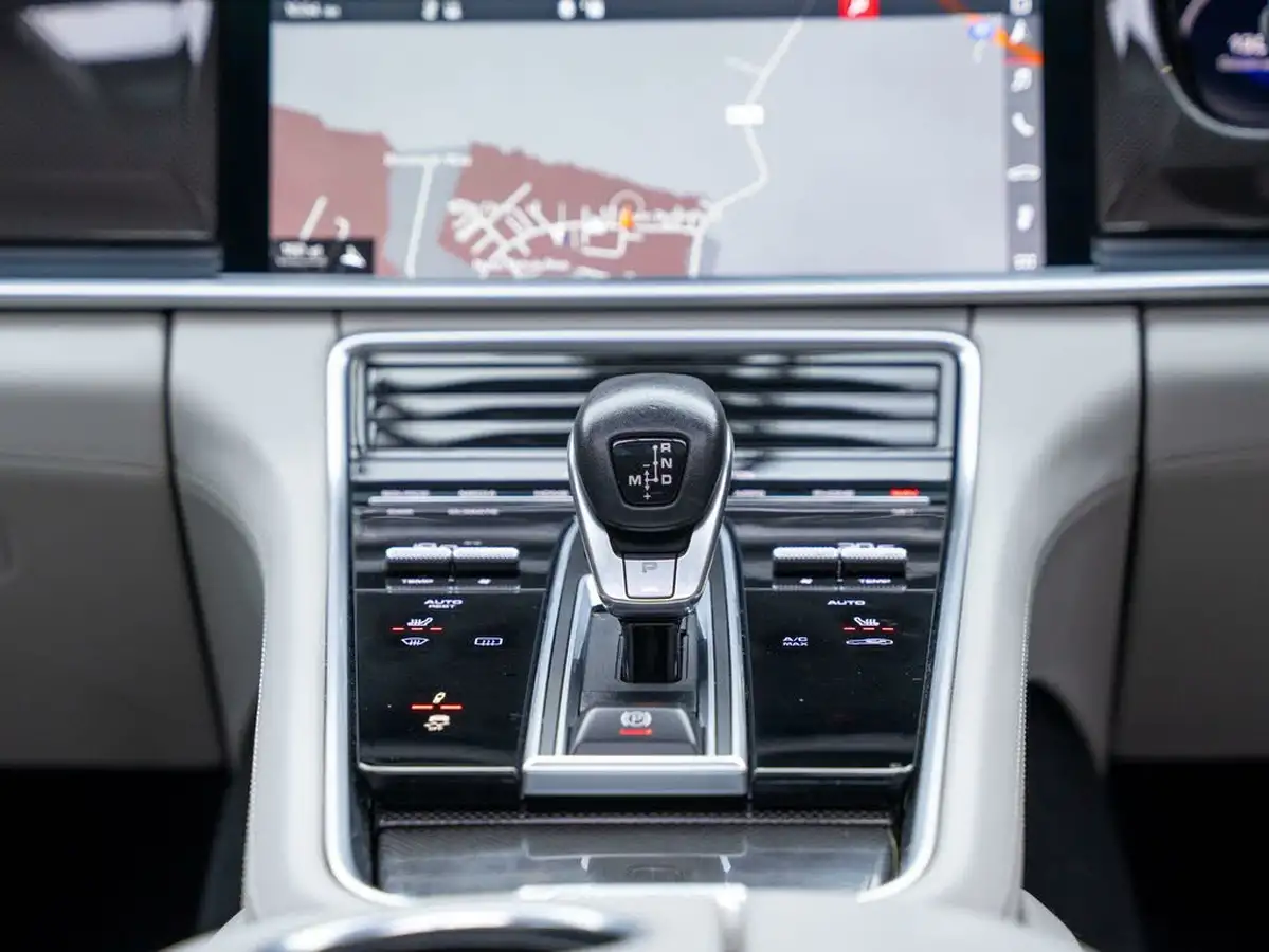 2018-porsche-panamera-40-v8-turbo-hatchback-big-29