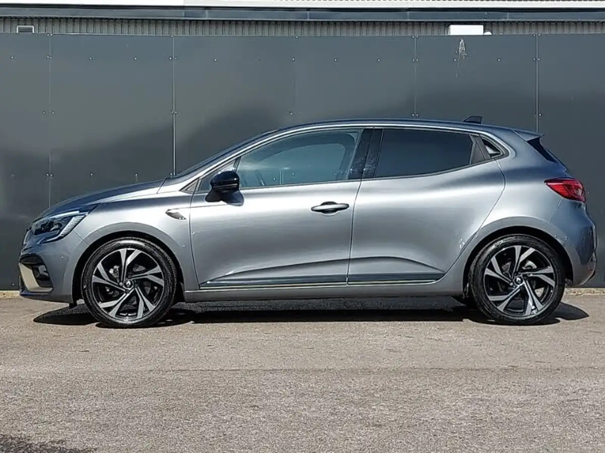 2023-renault-clio-16-engineered-big-3