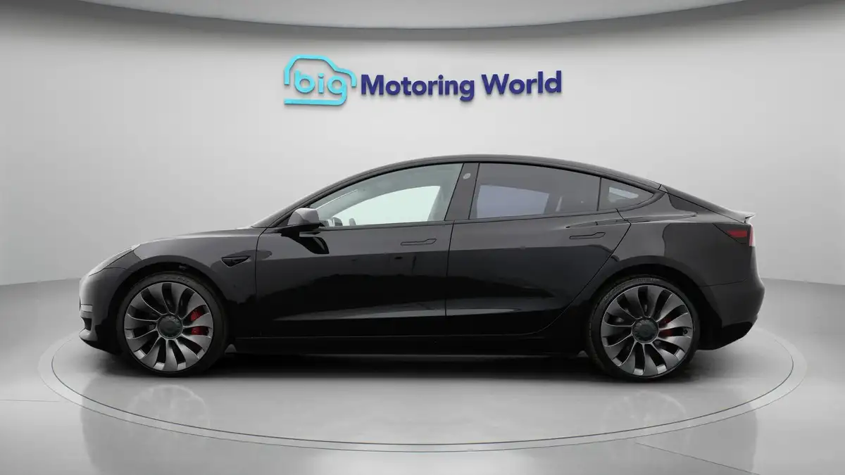 2021-tesla-model-3-e-performance-awd-big-3