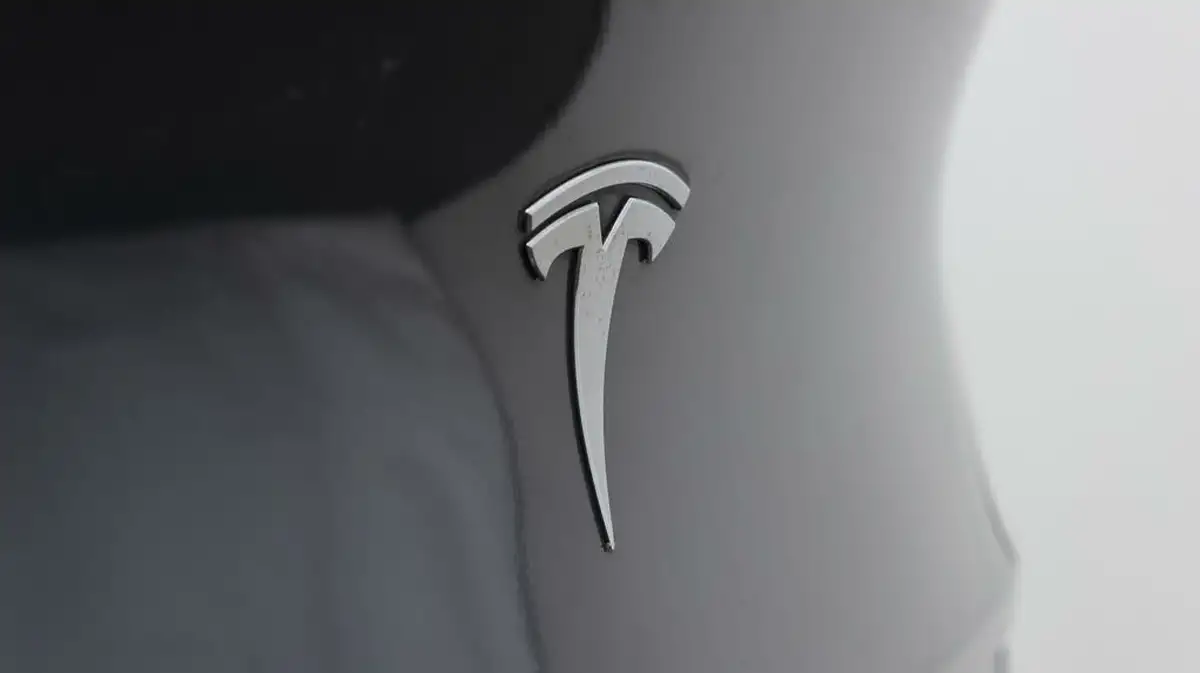 2023-tesla-model-y-e-rwd-big-20