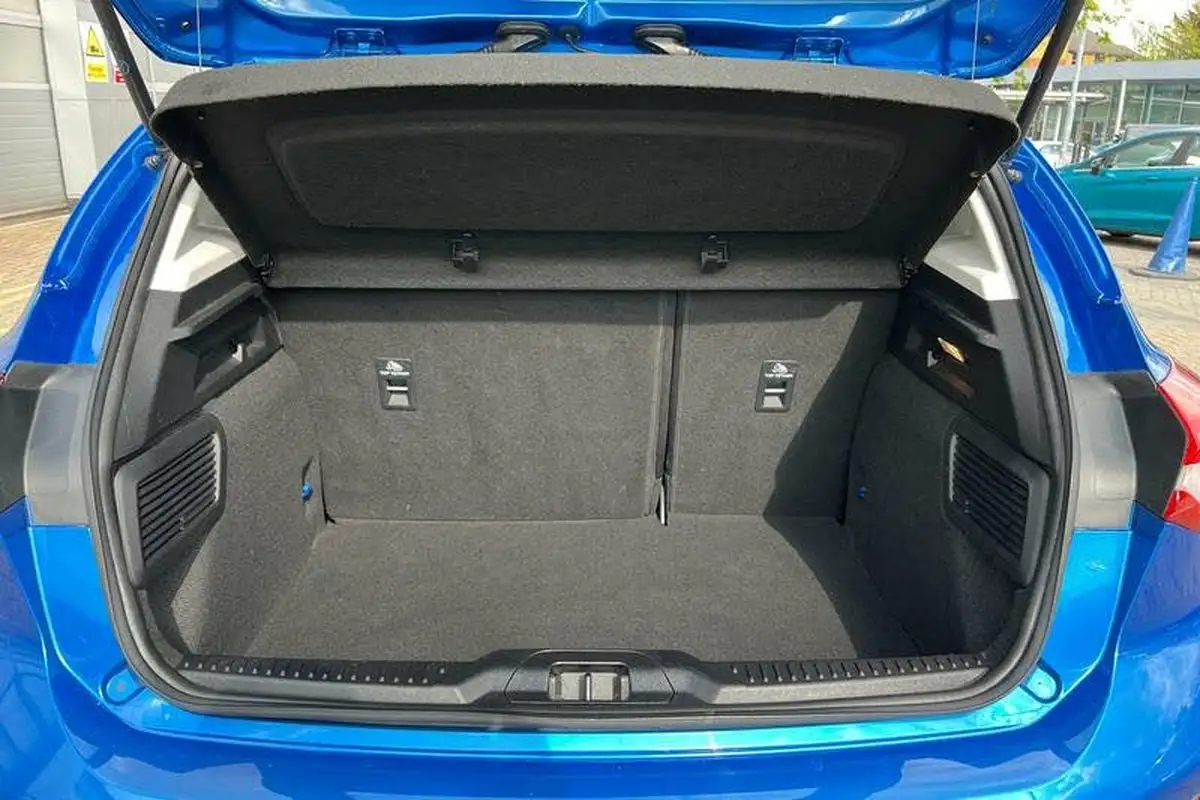2019-ford-focus-10t-titanium-hatchback-auto-big-20