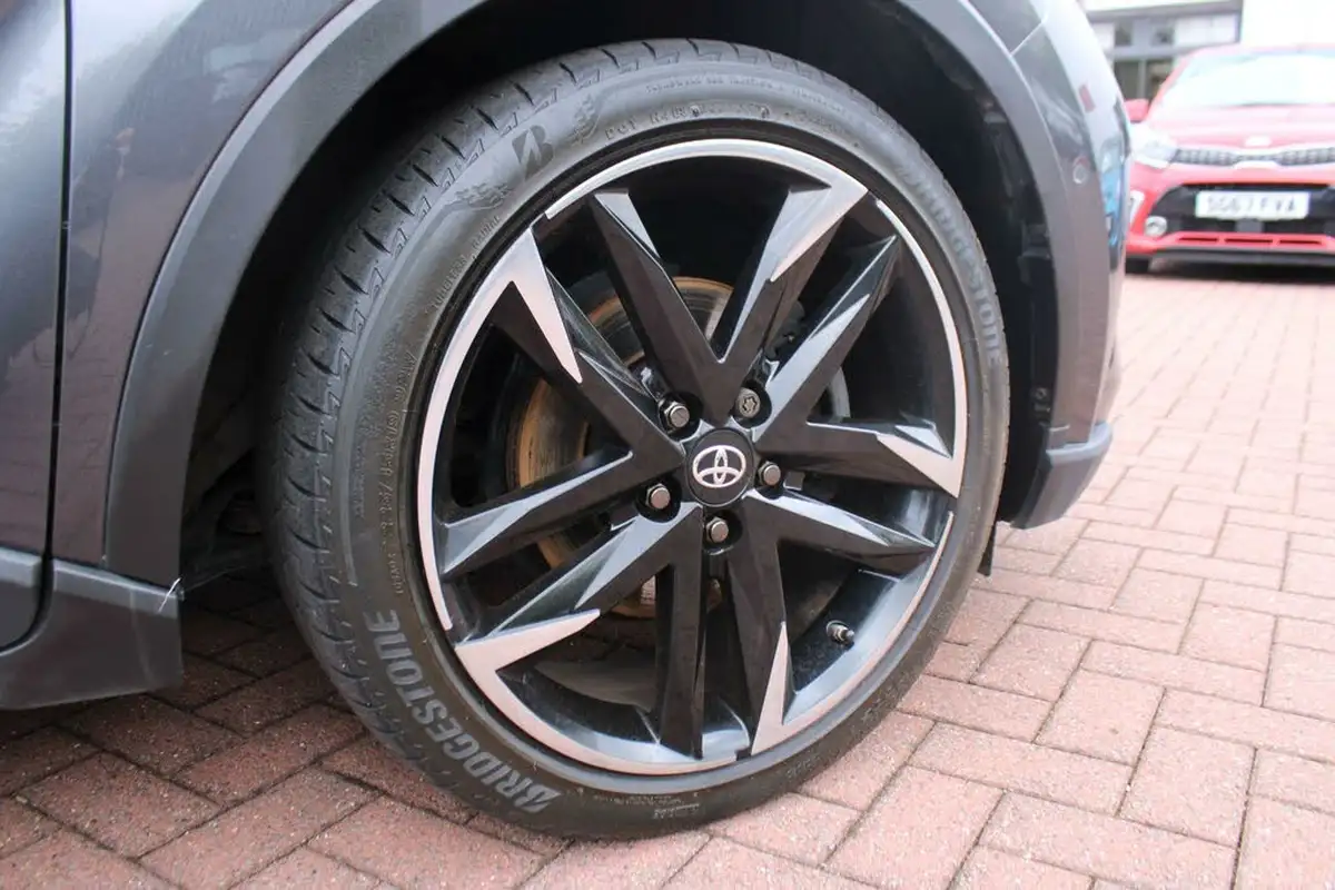 2021-toyota-c-hr-20-vvt-i-gr-sport-big-12