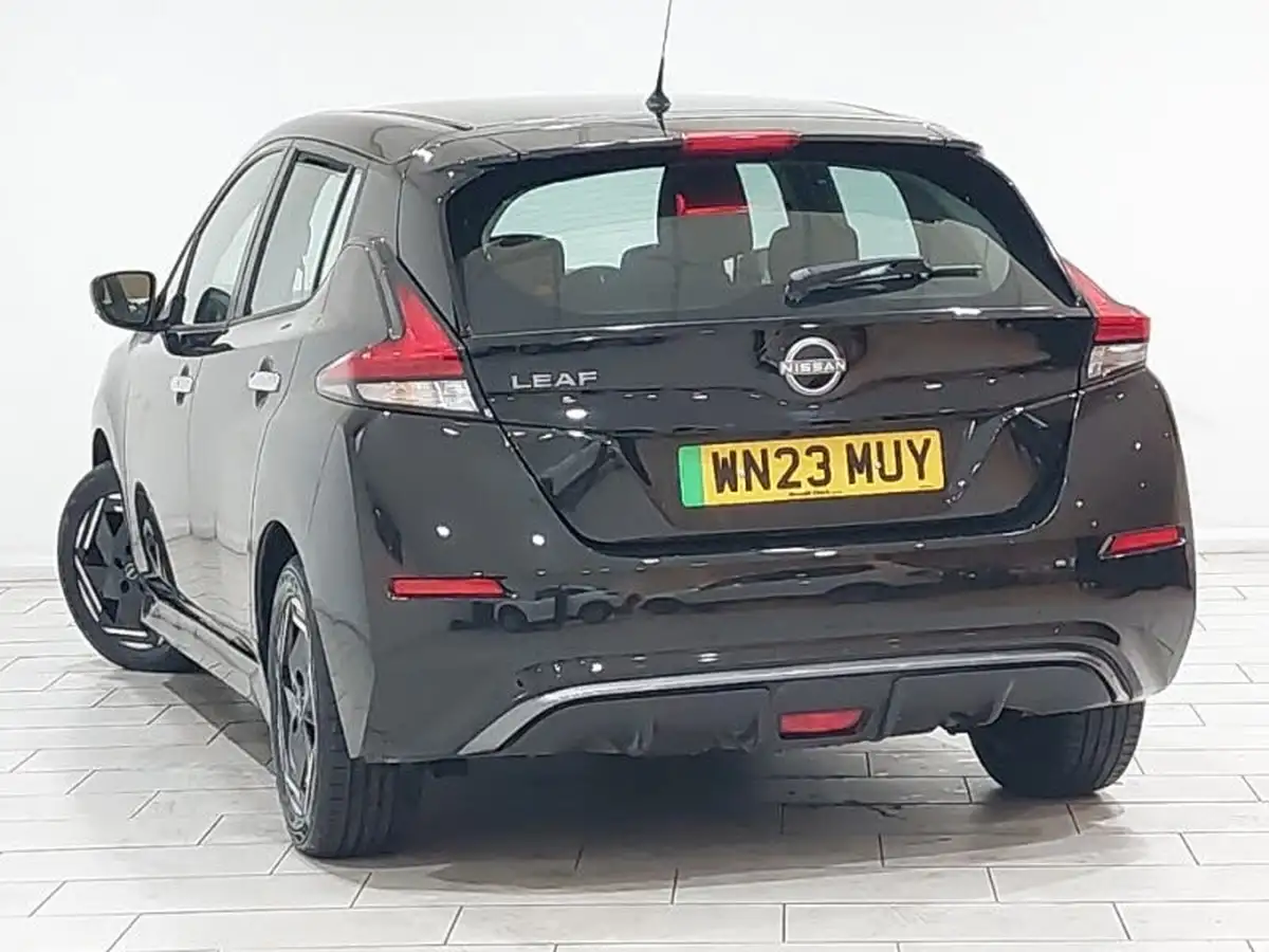 2023-nissan-leaf-e-acenta-39kwh-big-1