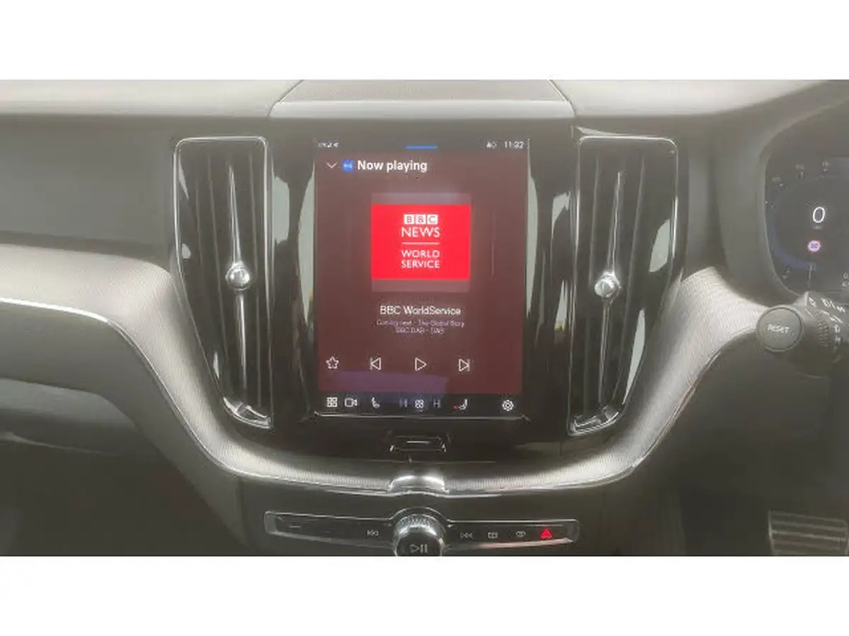 2021-volvo-xc60-20td-b4-r-design-awd-big-29