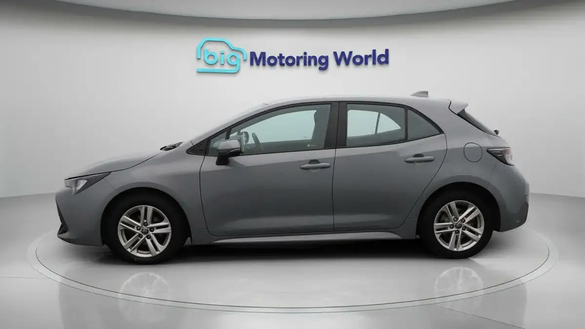 2022-toyota-corolla-18-vvt-i-icon-120bhp-trk-hatchback-5d-big-4