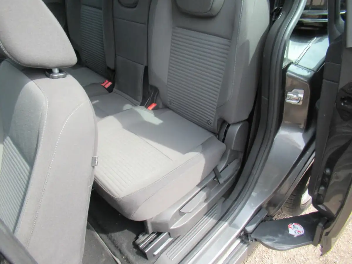 2016-ford-grand-c-max-15tdci-titanium-big-13