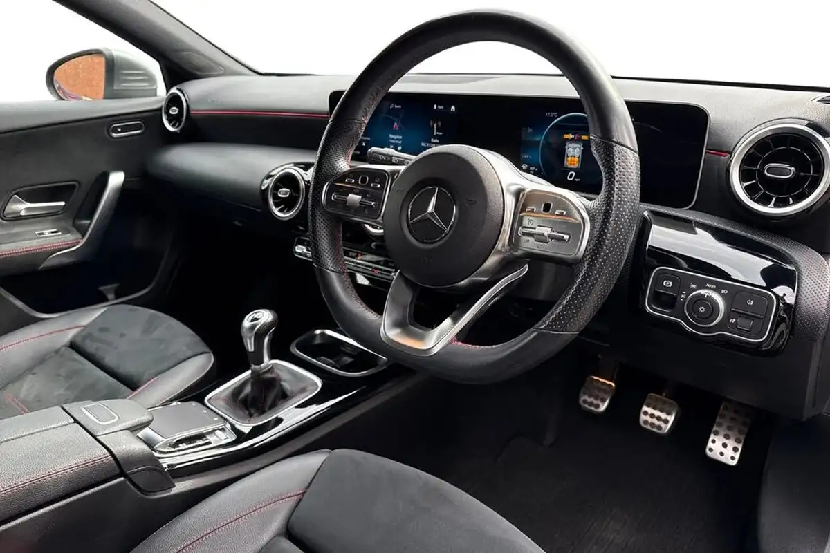 2019-mercedes-benz-a-class-13-a200-amg-line-executive-hatchback-5d-big-13