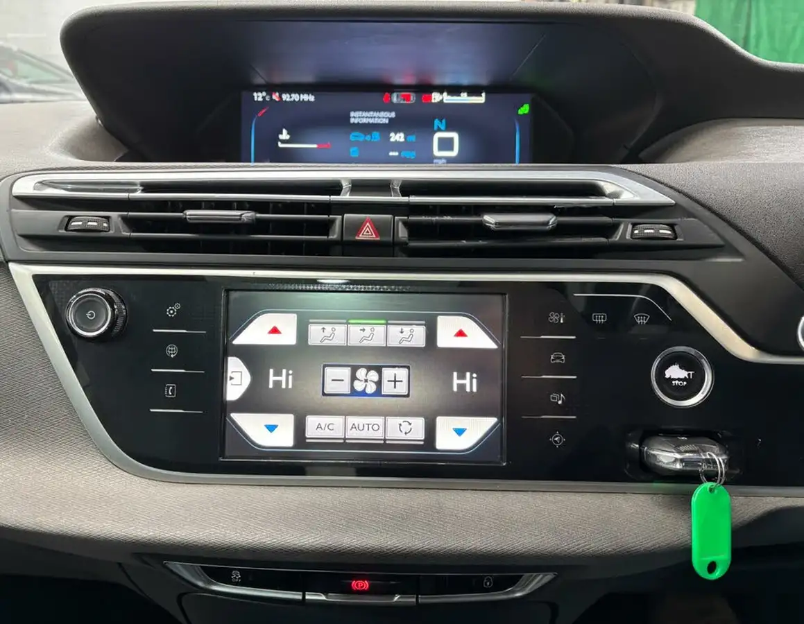 2014-citroen-c4-picasso-16e-hdi-exclusive-airdream-etg6-big-18
