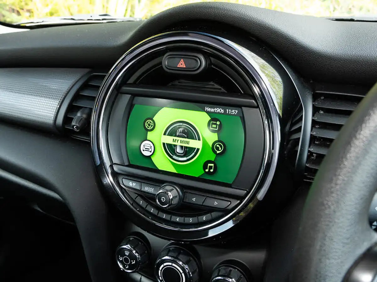 2019-mini-cooper-15-cooper-classic-hatchback-5d-big-12