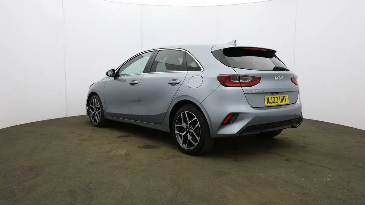 2022-kia-ceed-15-t-gdi-3-hatchback-big-46
