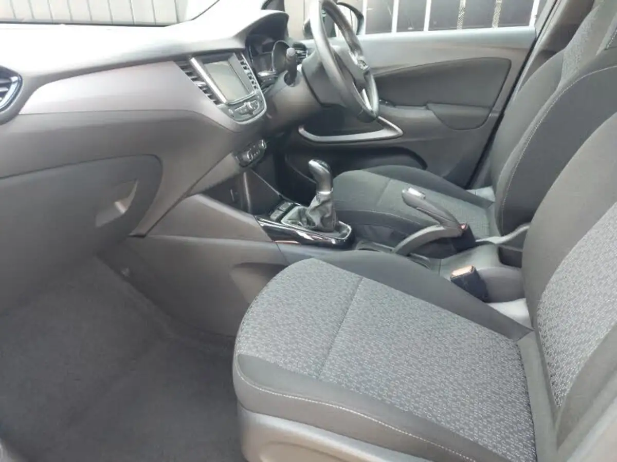 2022-vauxhall-crossland-12i-design-big-4
