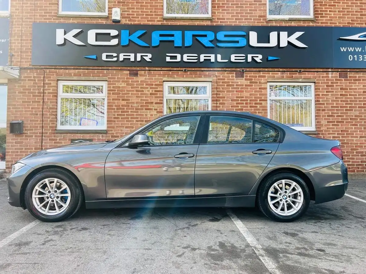 2013-bmw-3-series-20td-320d-efficientdynamics-163bhp-efficientdynamics-ss-saloon-4d-big-52