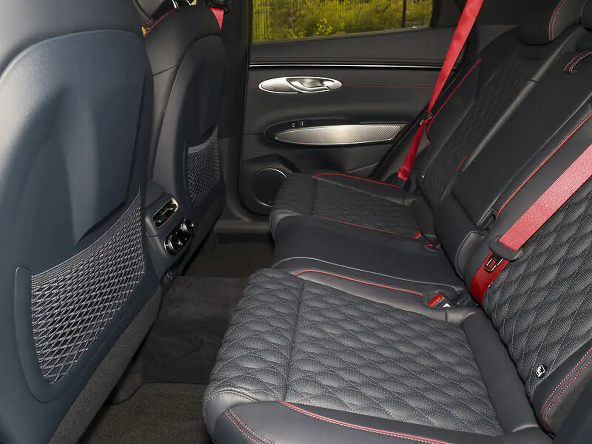 2025-genesis-gv70-22-d-sport-line-big-6
