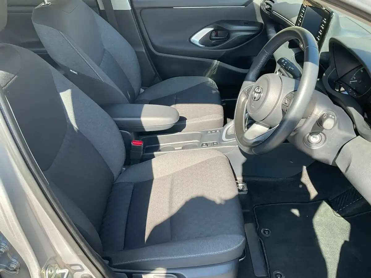 2022-toyota-yaris-15-vvt-i-icon-big-9
