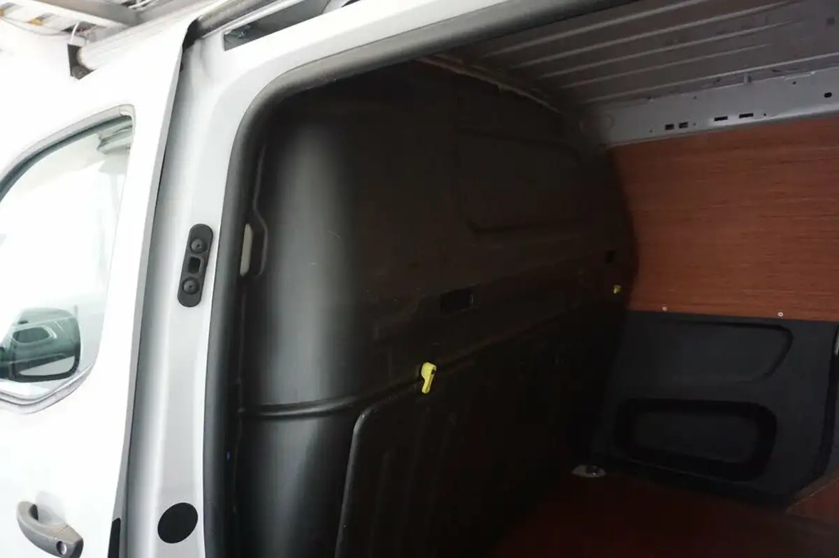 2022-peugeot-partner-15-bluehdi-1000-professional-premium-100pseu6d-ss-big-14