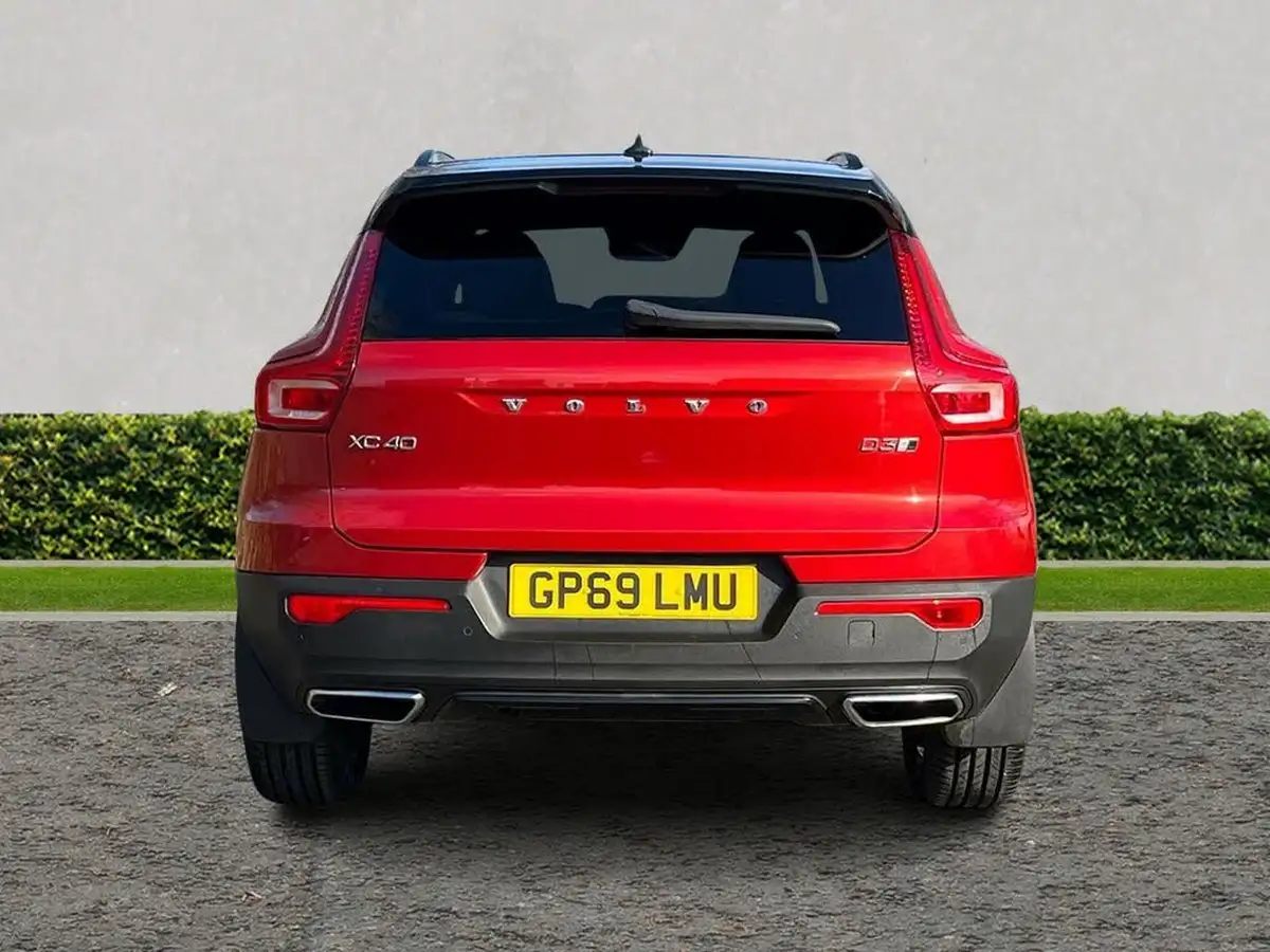 2019-volvo-xc40-20td-d3-r-design-awd-geartronic-big-3