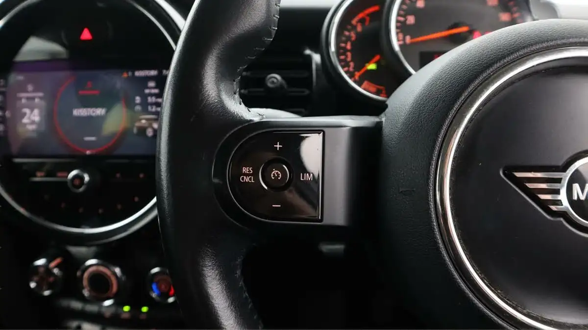 2022-mini-cooper-15-cooper-classic-hatchback-5d-big-23