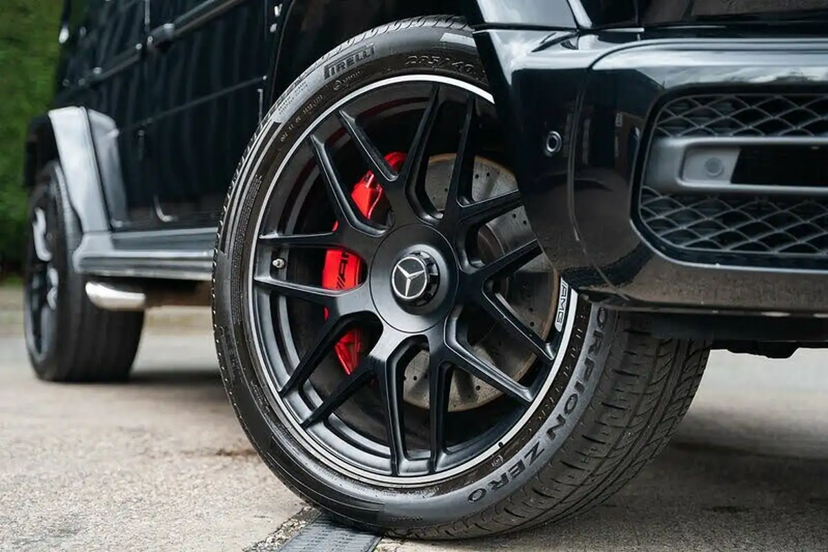 2023-mercedes-benz-g-class-40-g63-amg-big-25