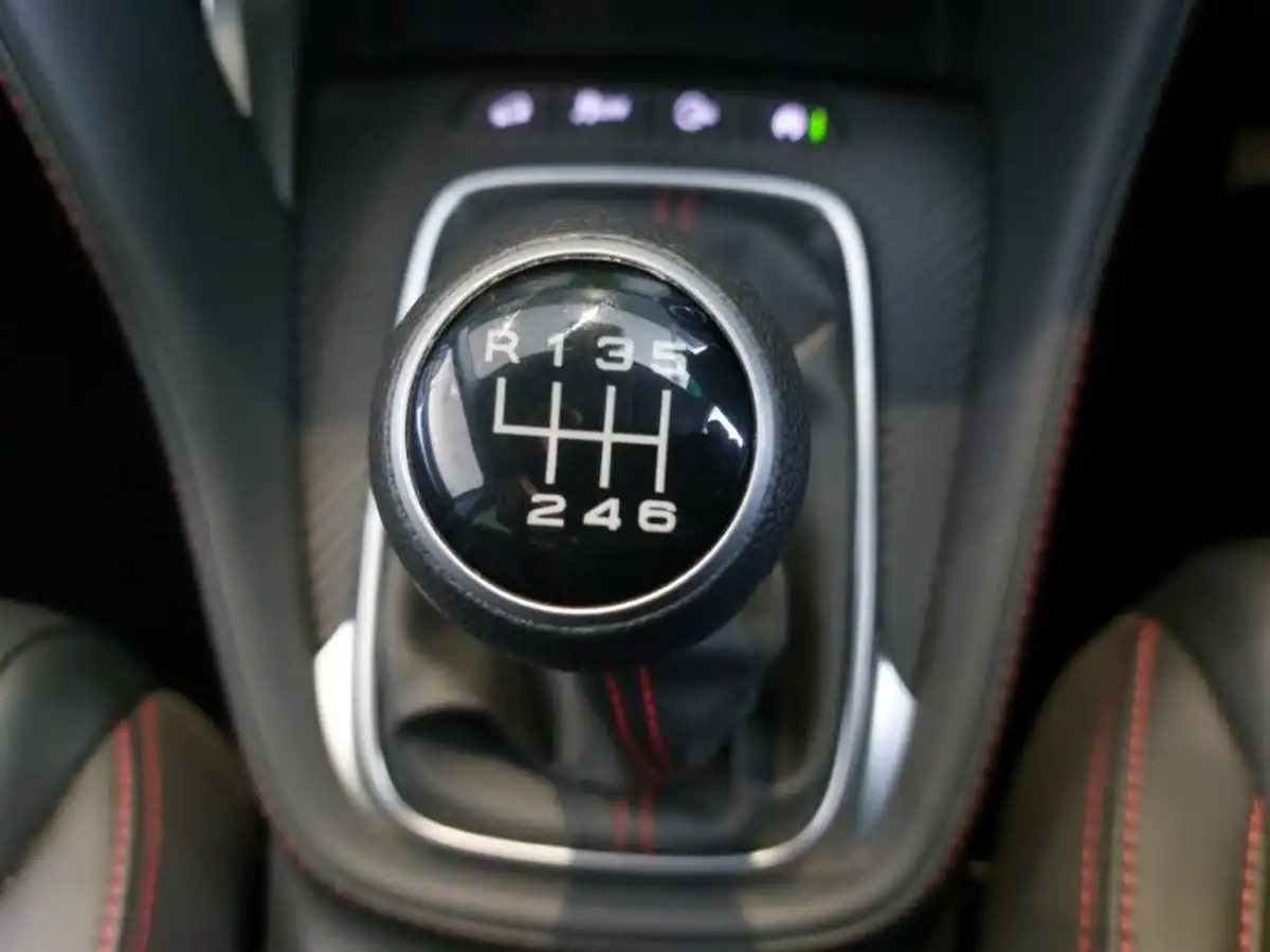 2024-mg-zs-suv-10t-gdi-exclusive-big-15