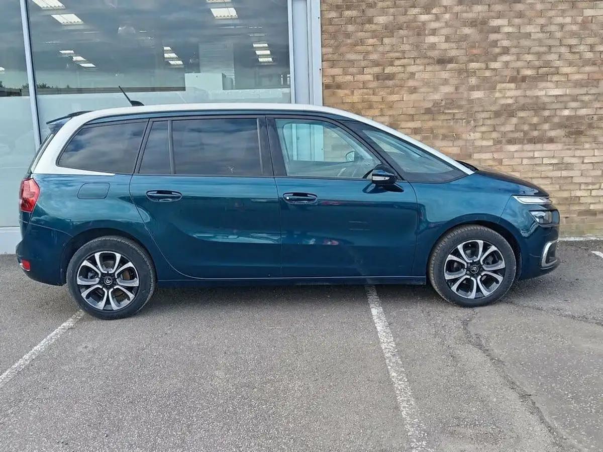 2020-citroen-grand-c4-spacetourer-15bluehdi-feel-plus-ss-eat8-big-2