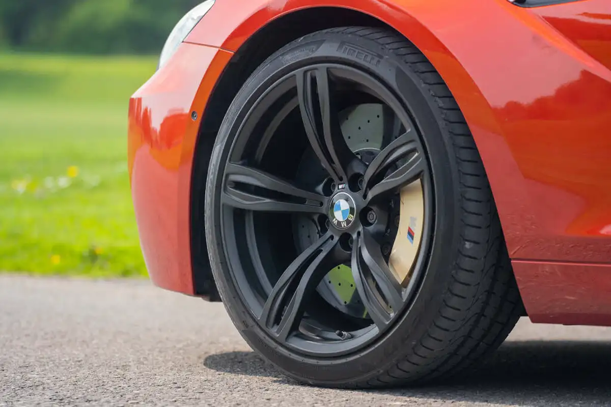 2015-bmw-6-series-44-m6-575bhp-convertible-2d-big-4