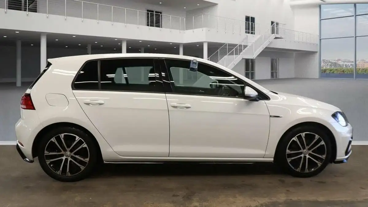 2018-volkswagen-golf-15-tsi-r-line-ss-5d-dsg-big-4