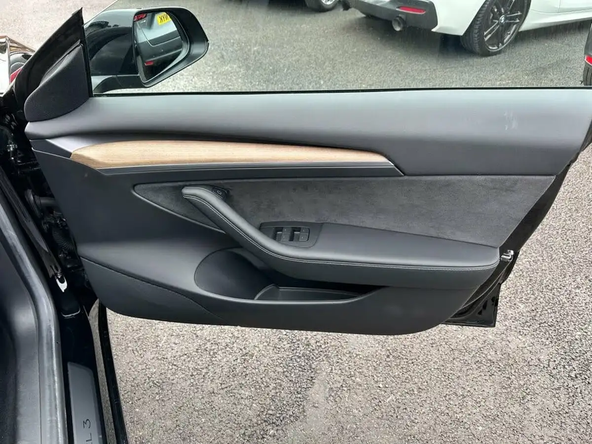 2021-tesla-model-3-e-long-range-awd-big-8