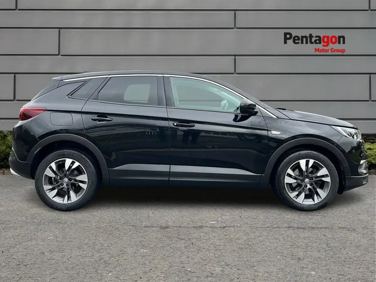 2020-vauxhall-grandland-x-12-sri-nav-big-10