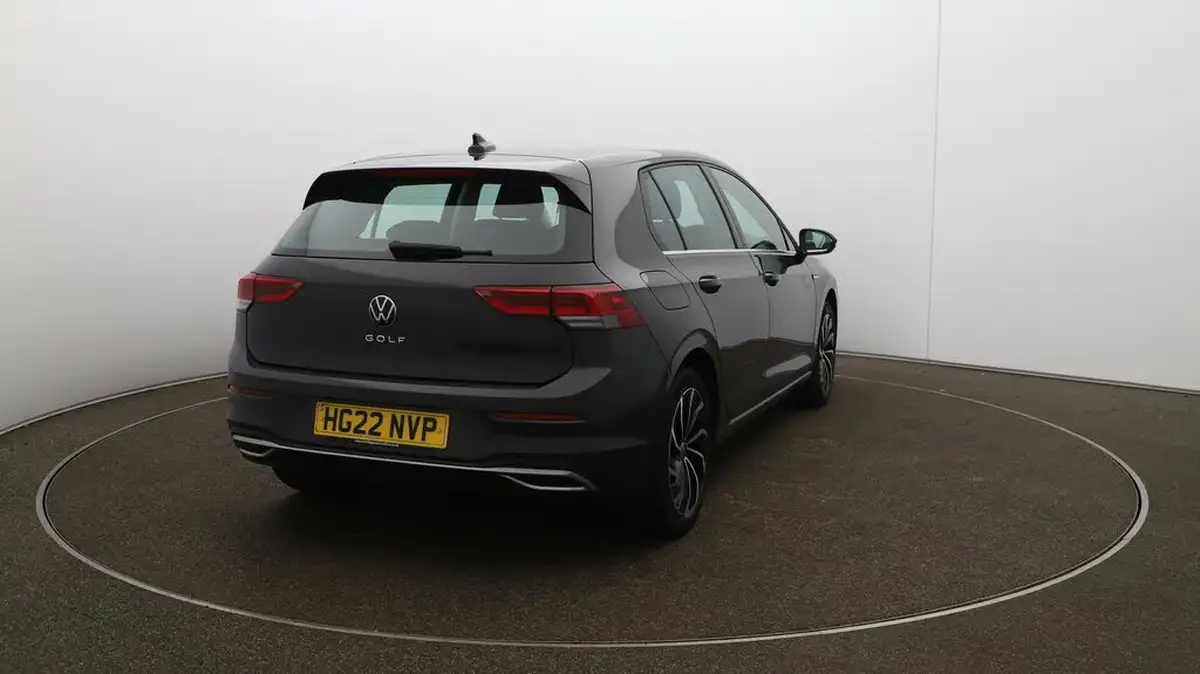 2022-volkswagen-golf-15-tsi-style-150ps-hatchback-big-47