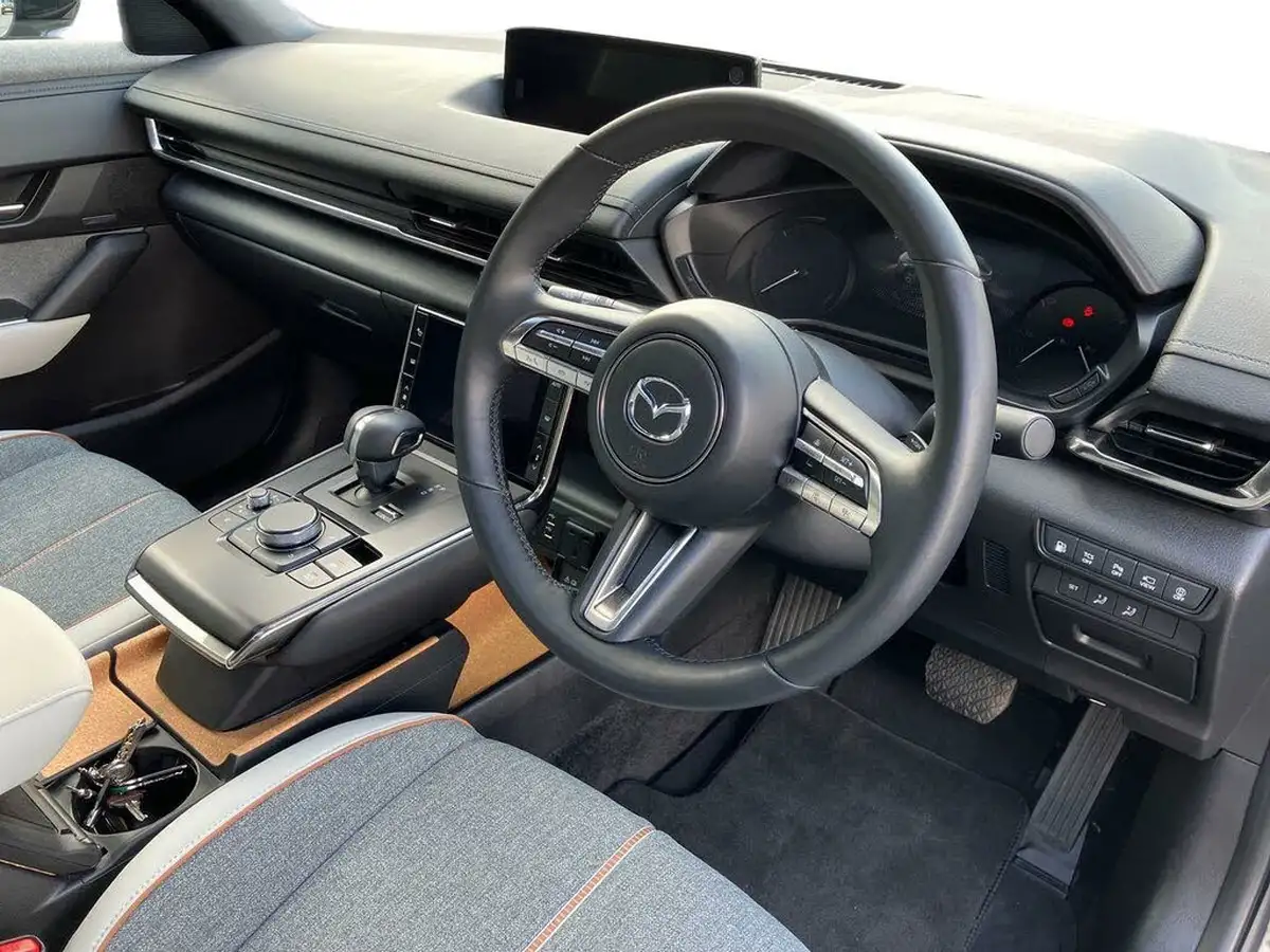 2023-mazda-mx-30-e-makoto-170ps-dark-grey-cloth-w-black-leatherette-830cc-big-7