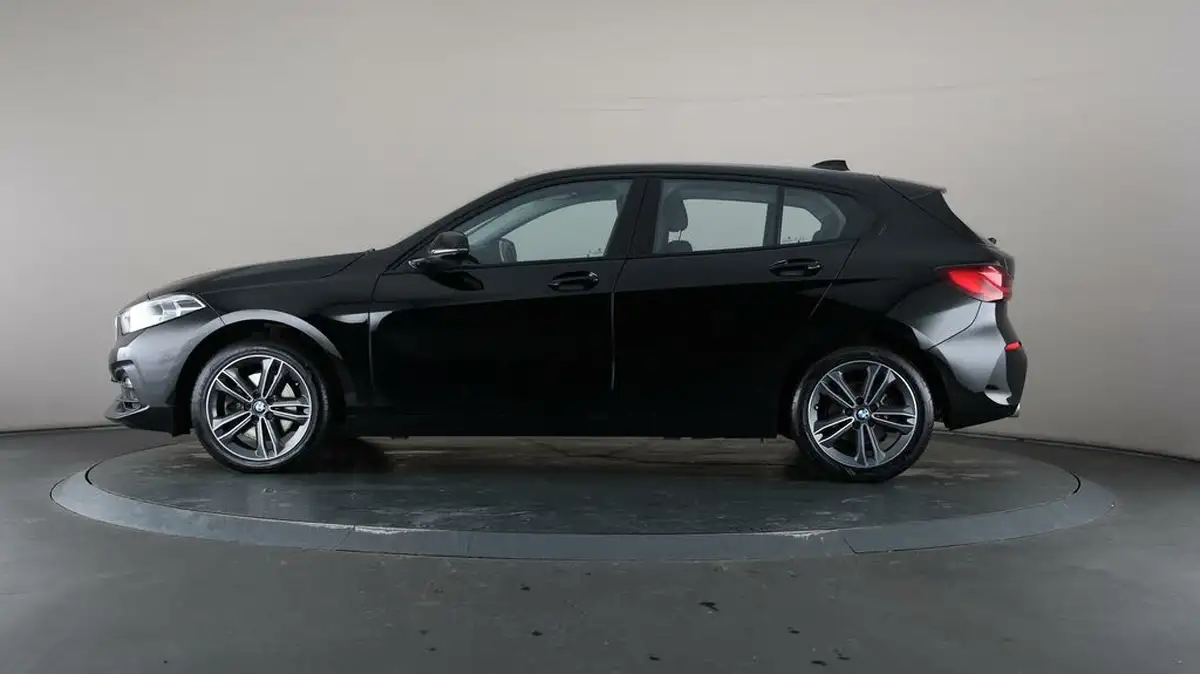 2020-bmw-1-series-15td-116d-sport-big-28