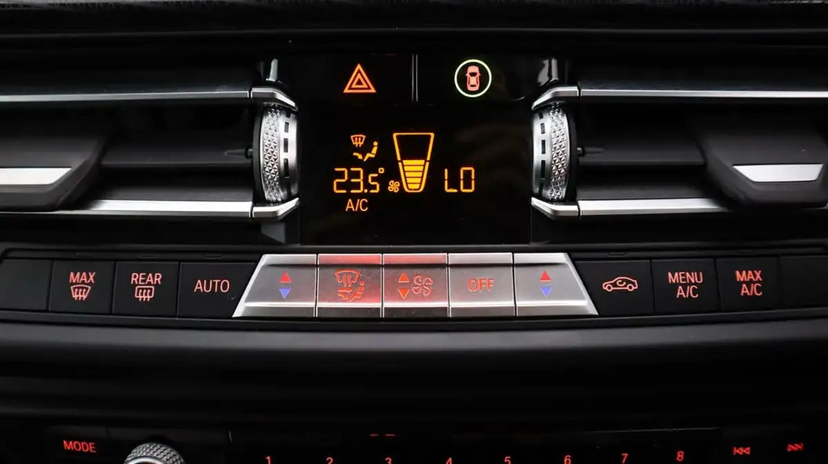 2020-bmw-1-series-15td-116d-sport-big-11