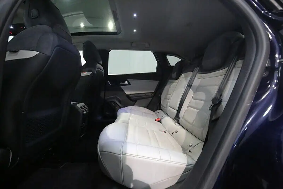 2024-citroen-c5-x-16-puretech-hypnos-big-24