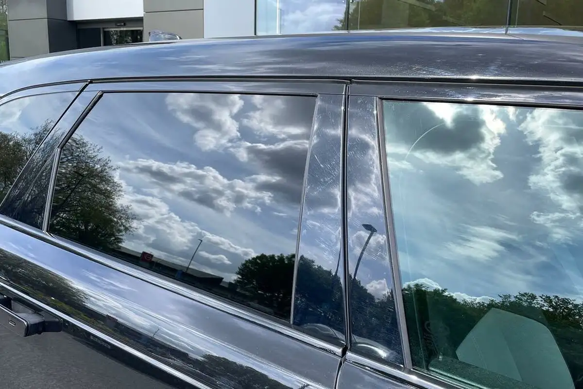 2024-land-rover-range-rover-velar-20-p400e-dynamic-se-big-19