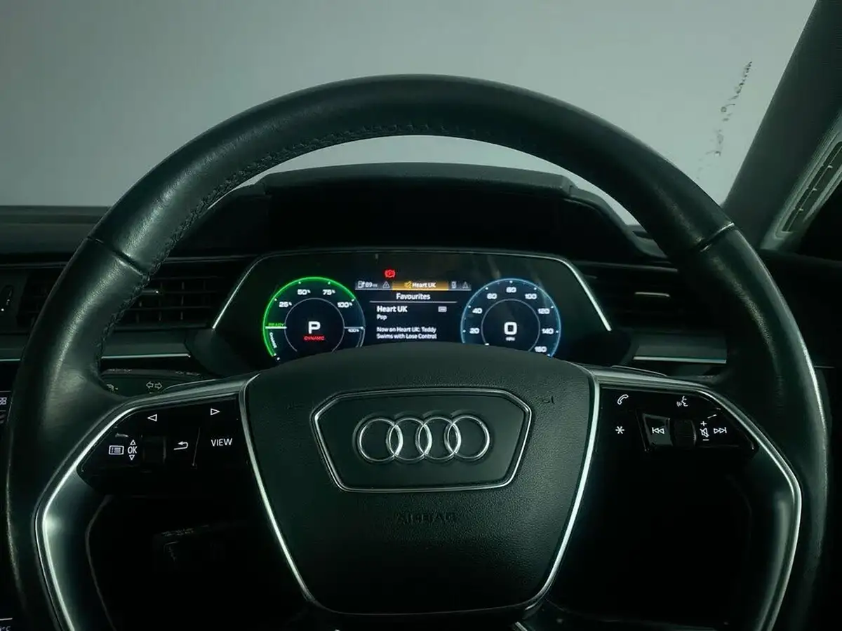 2021-audi-e-tron-50e-sport-station-wagon-big-21