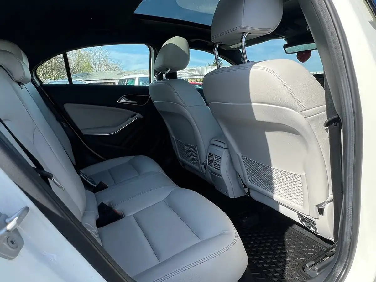 2016-mercedes-benz-a-class-15d-a180d-sport-premium-plusss-7g-dct-big-10