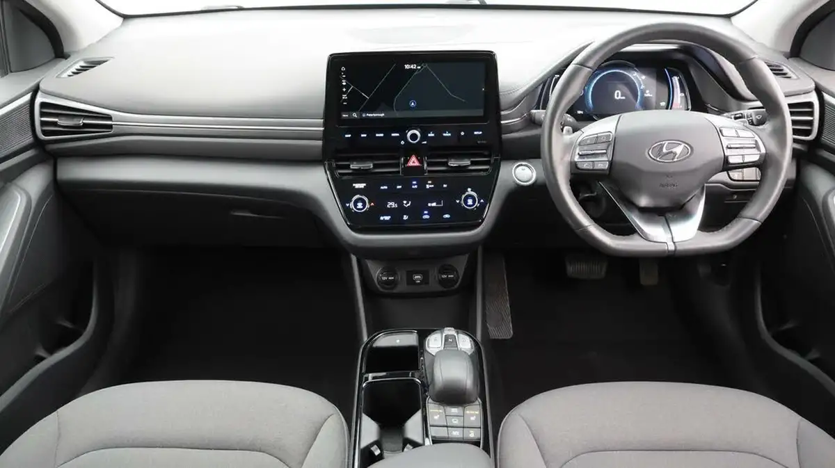 2022-hyundai-ioniq-e-premium-electric-big-13