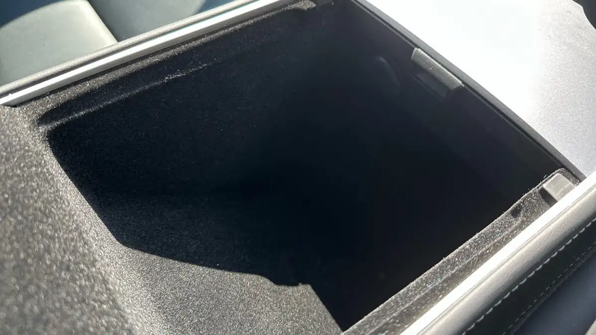 2023-tesla-model-y-e-rwd-big-23