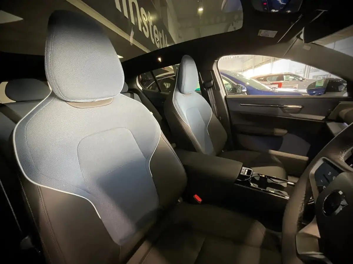 2024-volvo-ex30-e-twin-ultra-big-7