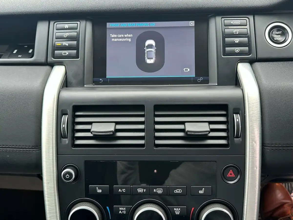 2015-land-rover-discovery-sport-20td4-hse-black-big-37