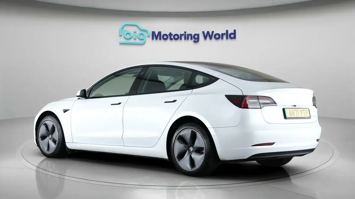 2021-tesla-model-3-e-long-range-awd-big-5