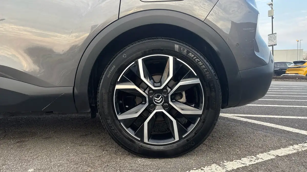 2022-citroen-c4-e-shine-plus-big-14
