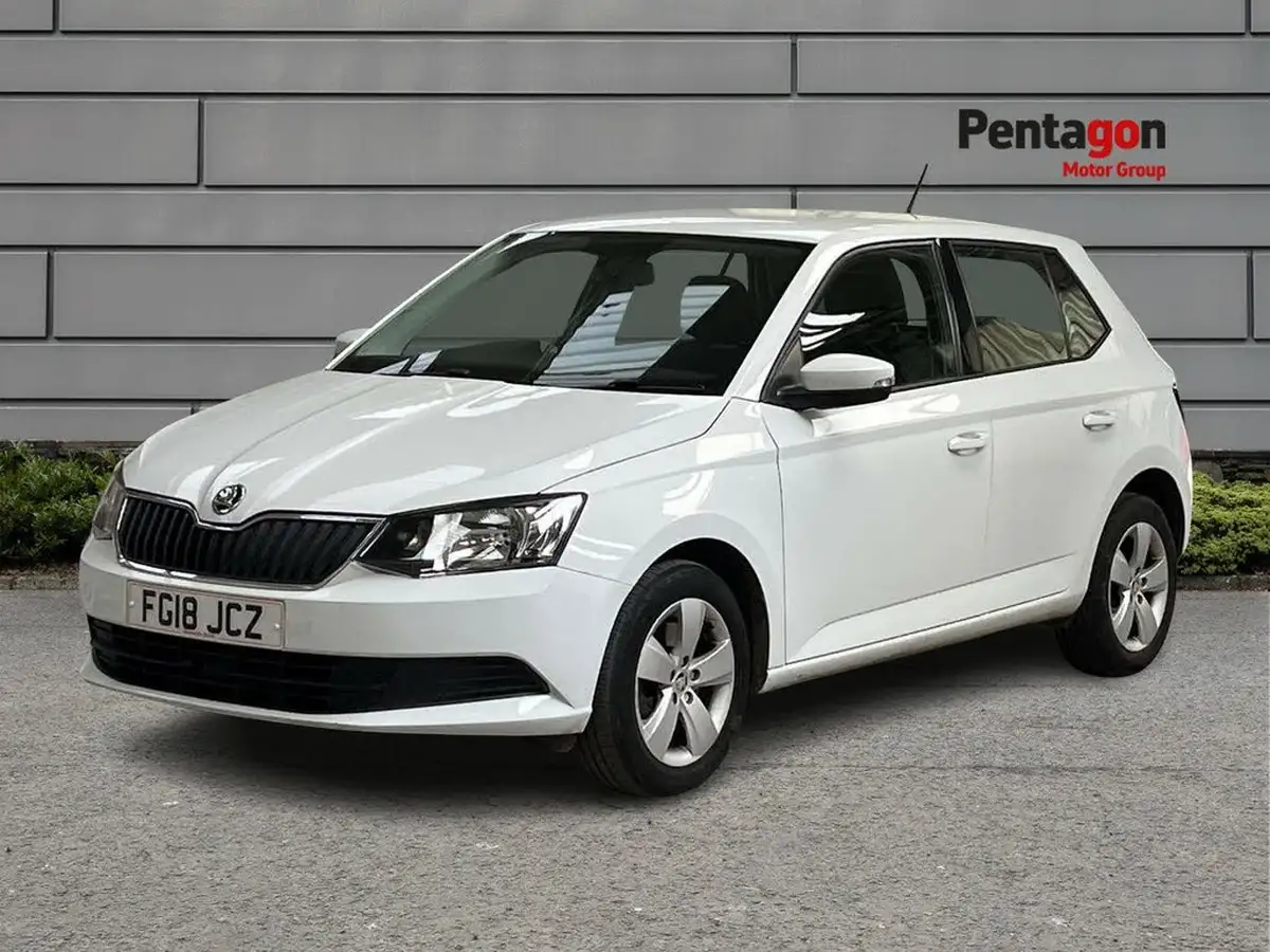2018-skoda-fabia-10-tsi-se-109ps-ss-hatchback-dsg-big-2