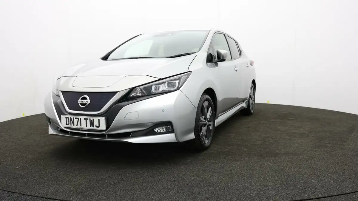 2021-nissan-leaf-e-tekna-big-49