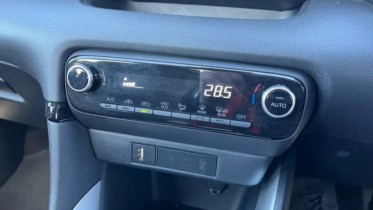 2022-toyota-yaris-15-vvt-i-icon-big-41
