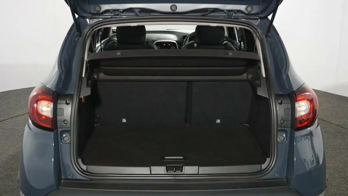 2019-renault-captur-09-tce-play-big-18