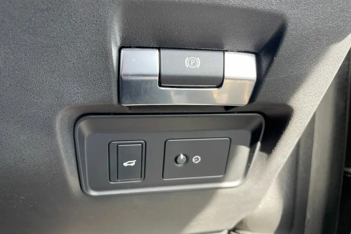 2019-land-rover-discovery-sport-20-d180-r-dynamic-hse-big-26